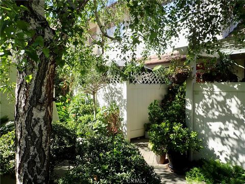 Photo of 1193 Landsburn Cir, Westlake Village, CA 91361 (MLS # SR26073773)