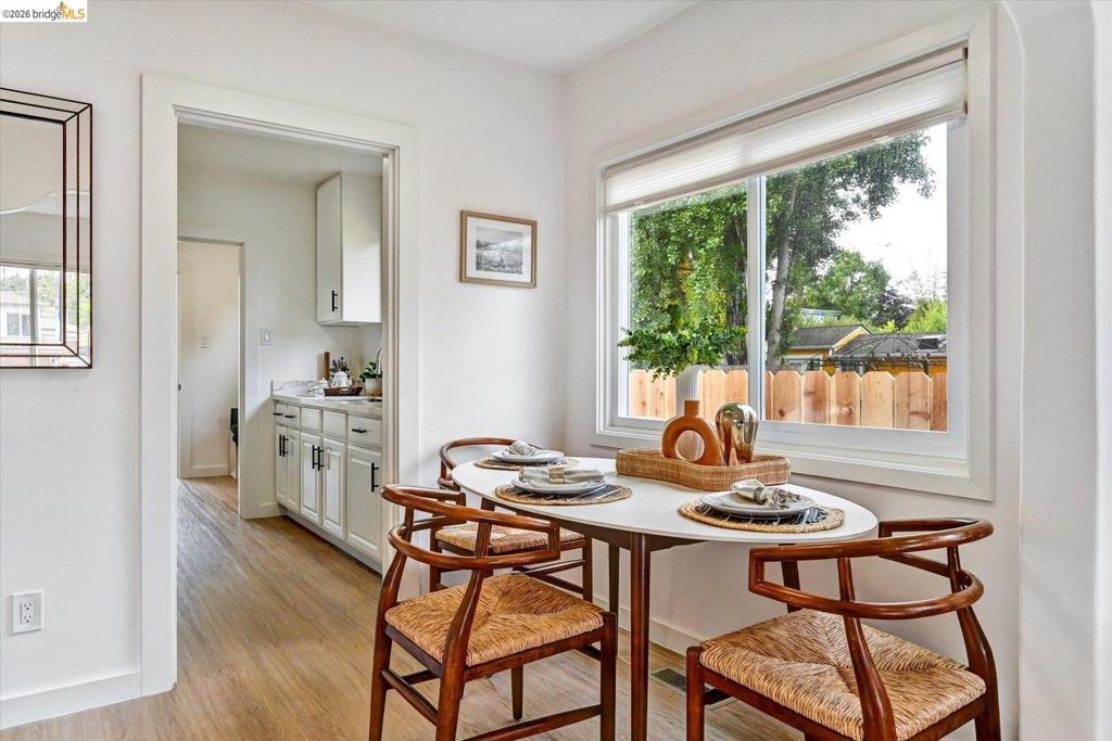 6124 Santa Cruz AVE