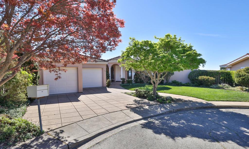 15 Serramar Drive Dr