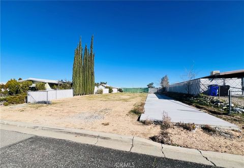 Photo of 14005 Victoria, Victorville, CA 92395 (MLS # IV26010648)