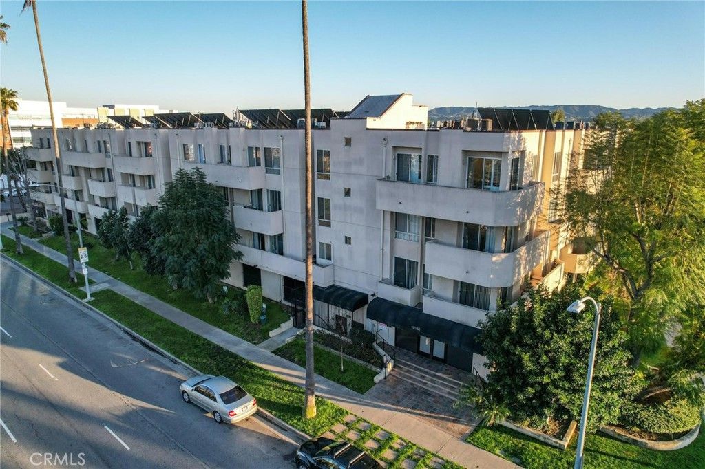 Photo of 19350 Sherman Way #338, Reseda, CA 91335 (MLS # SR26063229)