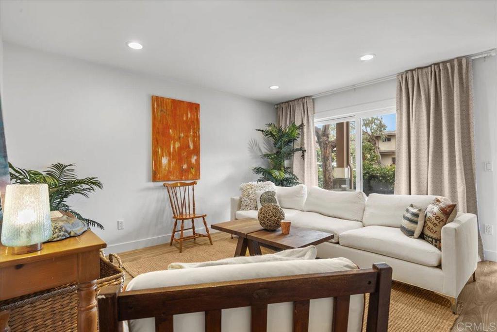 2715 Camino Del Mar
