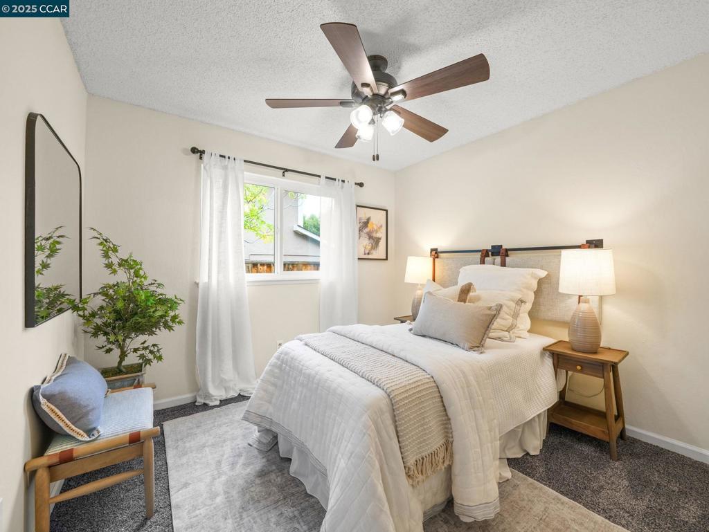 PINE HOLLOW EST. - Residential