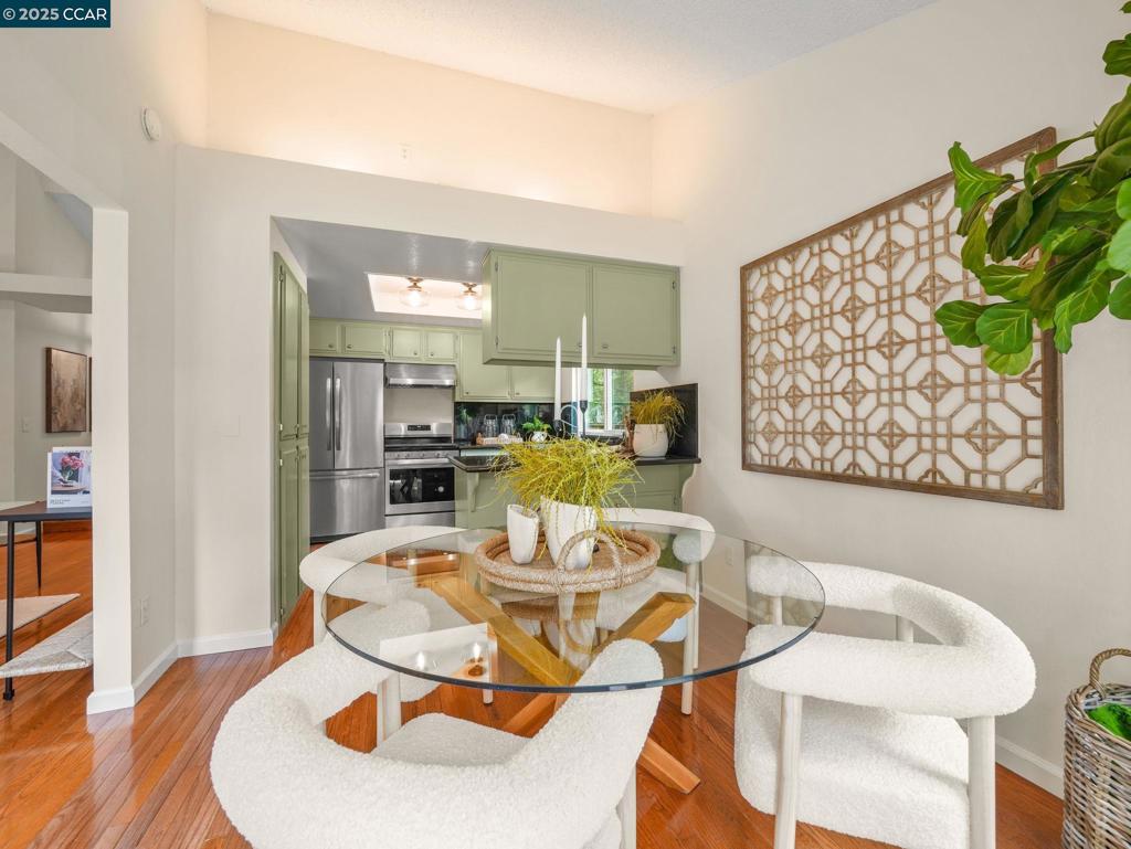 PINE HOLLOW EST. - Residential