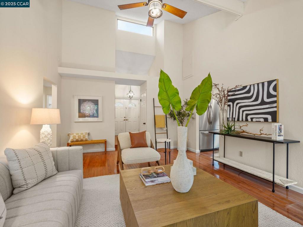 PINE HOLLOW EST. - Residential