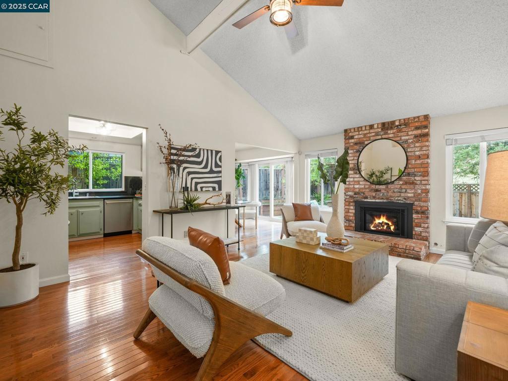 PINE HOLLOW EST. - Residential