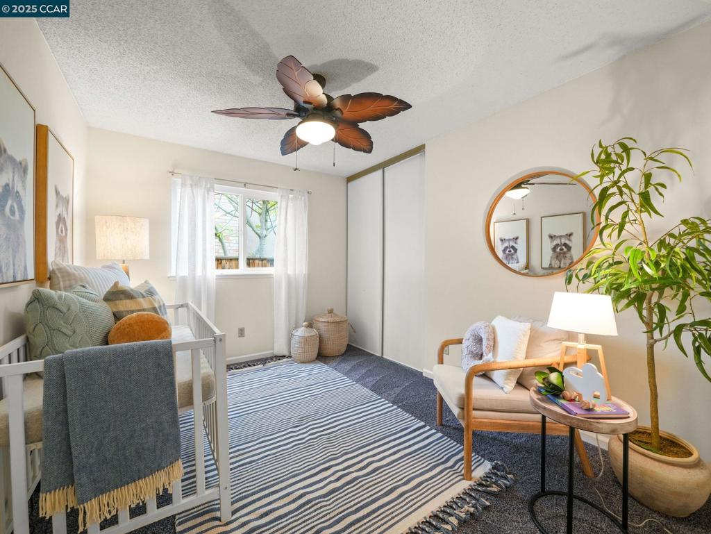 PINE HOLLOW EST. - Residential