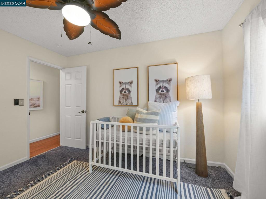 PINE HOLLOW EST. - Residential