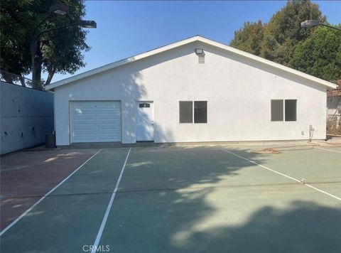 Photo of 5201 Bascule Avenue, Woodland Hills, CA 91364 (MLS # BB25247580) Photo of 5201 Bascule Avenue, Woodland Hills, CA 91364 (MLS # BB25247580)
