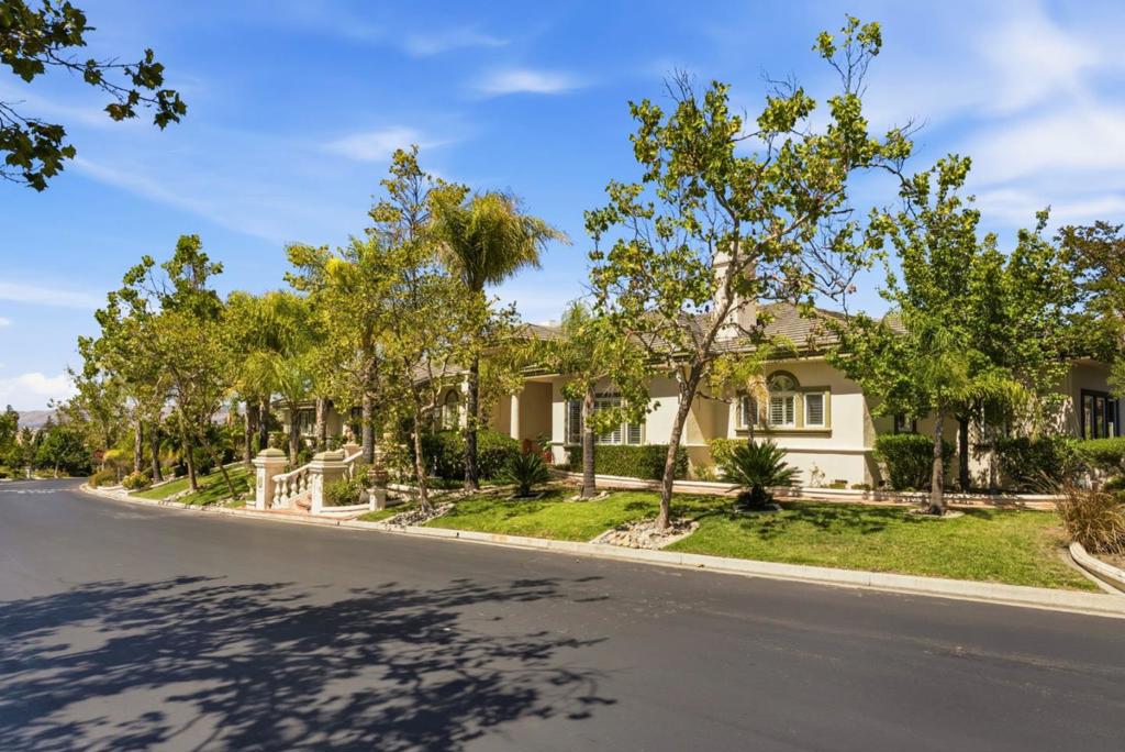 5600 Country Club Parkway