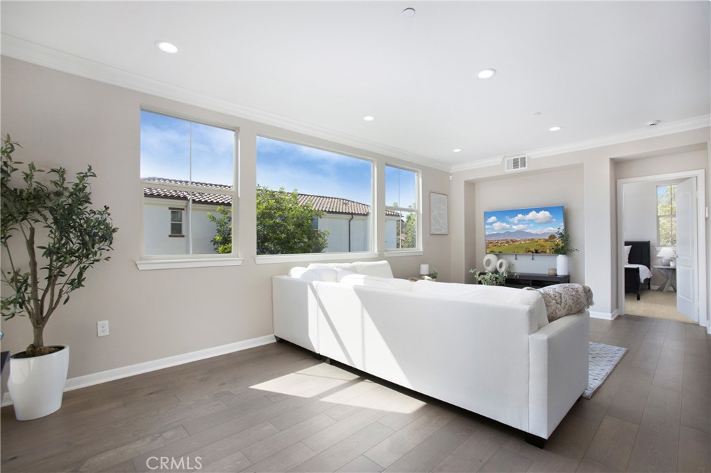 402 Maravilla Lane