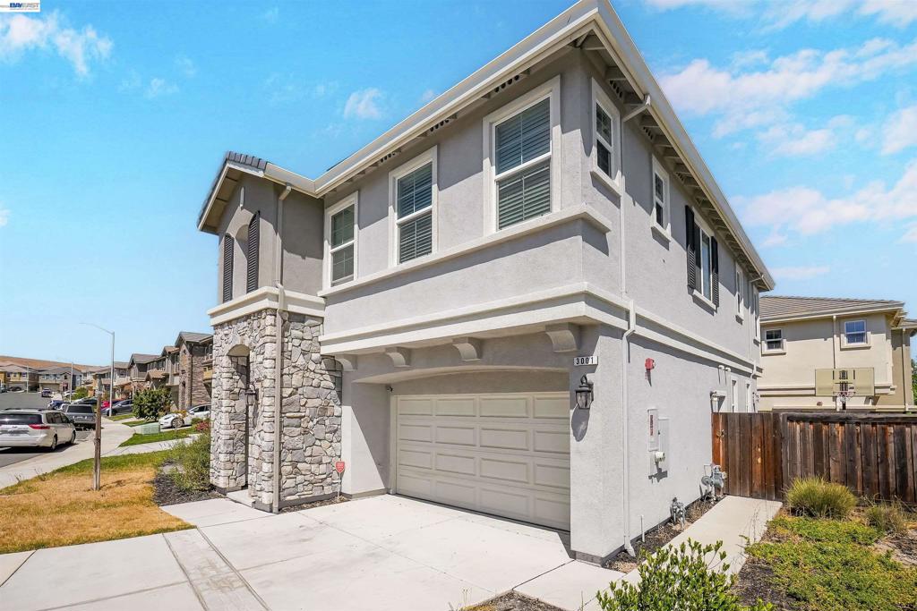 3001 Aragon Dr
