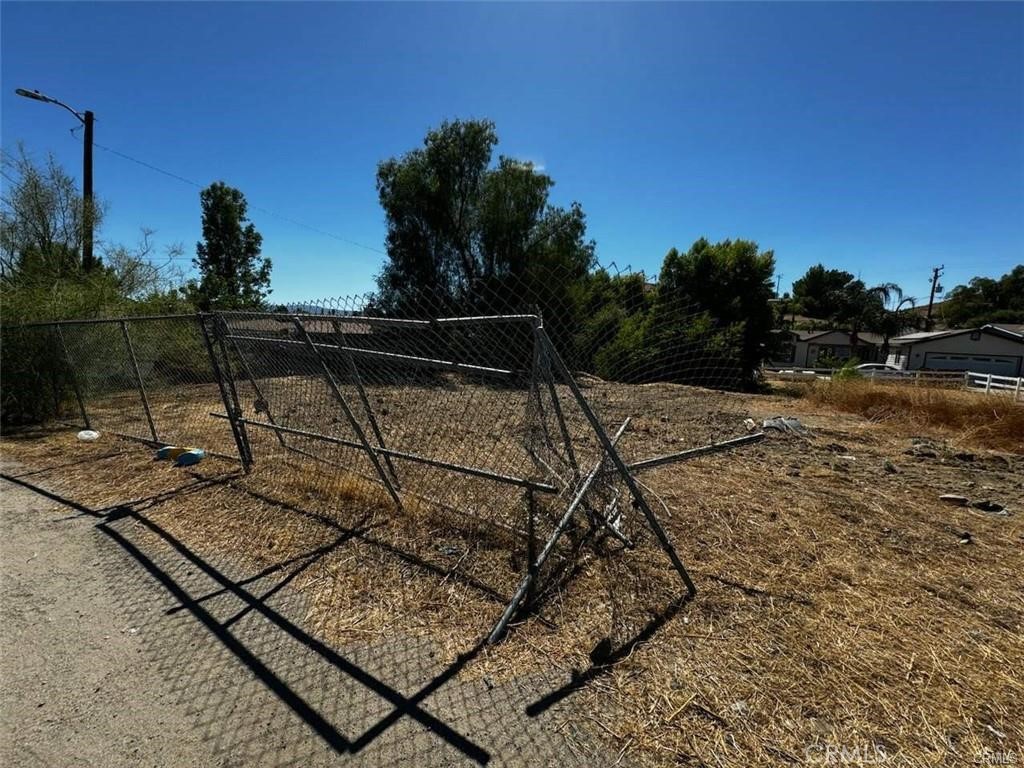 Excellent investment opportunity in an area with lots of potential. This community is one of the few with affordable lots in the area. This lot has approximately a quarter of an acre of land to build your dream home. Please check with the city of allowed uses and requirements.