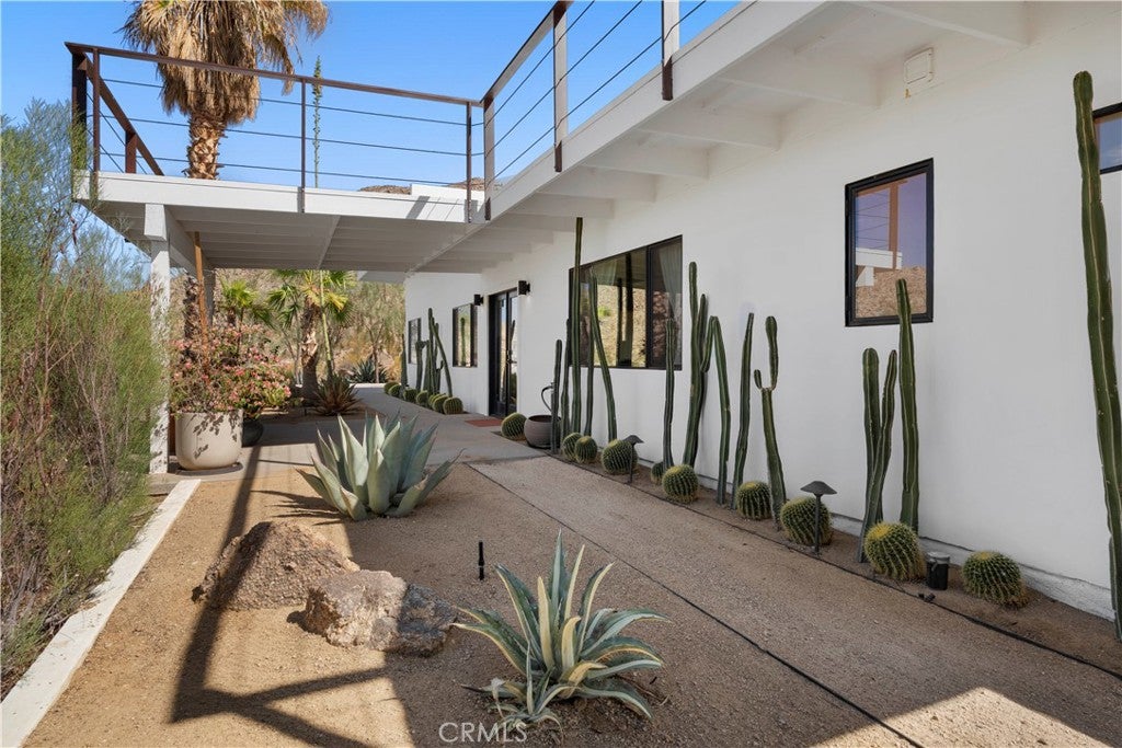 7240 Canyon Road