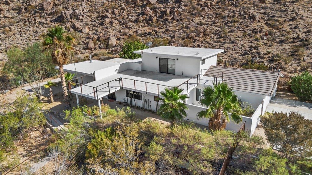 7240 Canyon Road