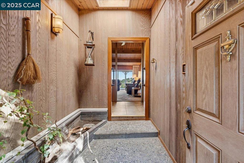 MUIR OAKS - Residential