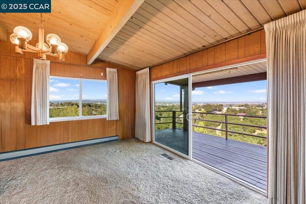 MUIR OAKS - Residential