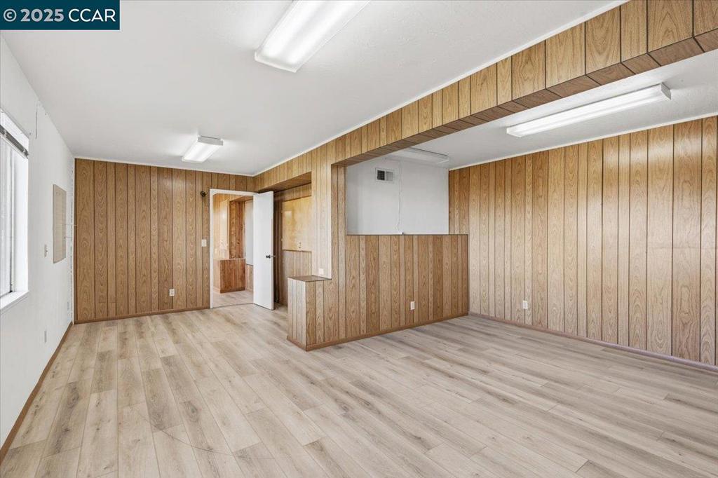 MUIR OAKS - Residential