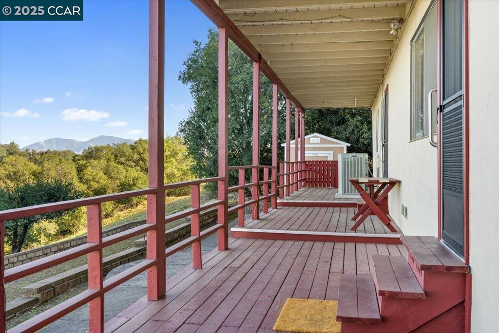 MUIR OAKS - Residential