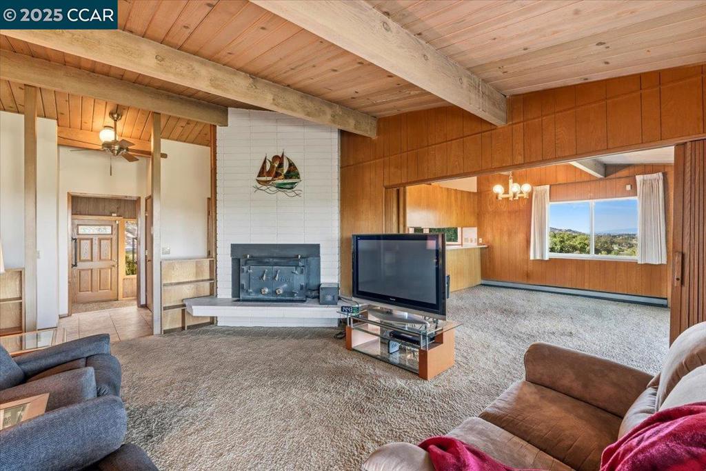 MUIR OAKS - Residential