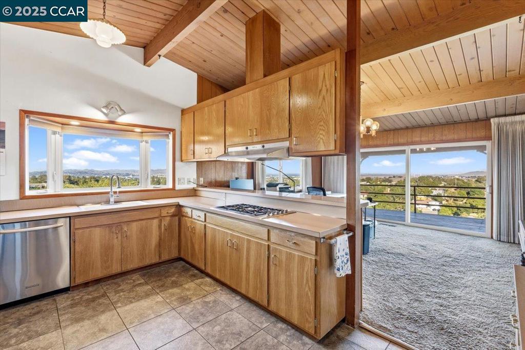 MUIR OAKS - Residential