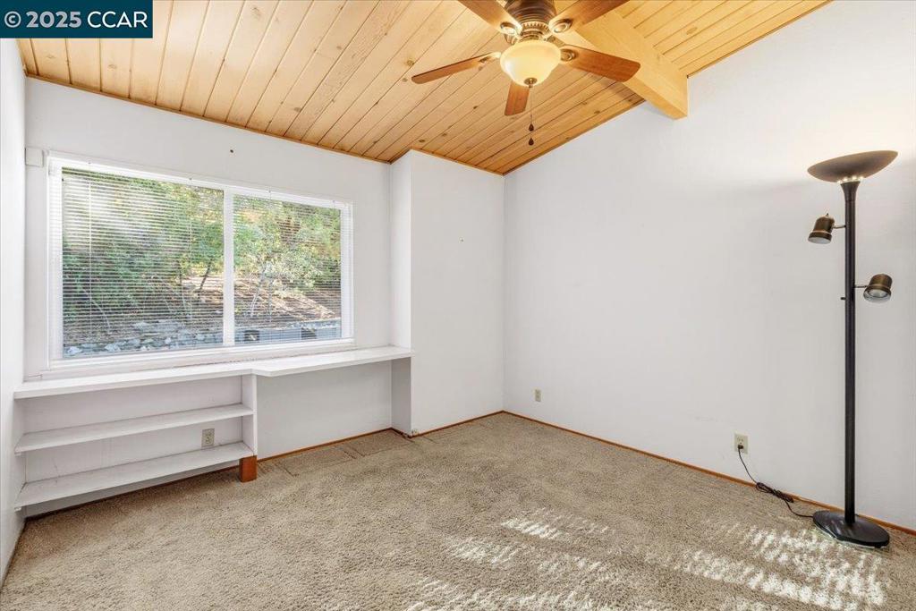 MUIR OAKS - Residential