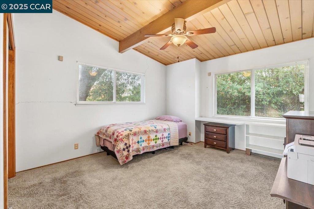 MUIR OAKS - Residential