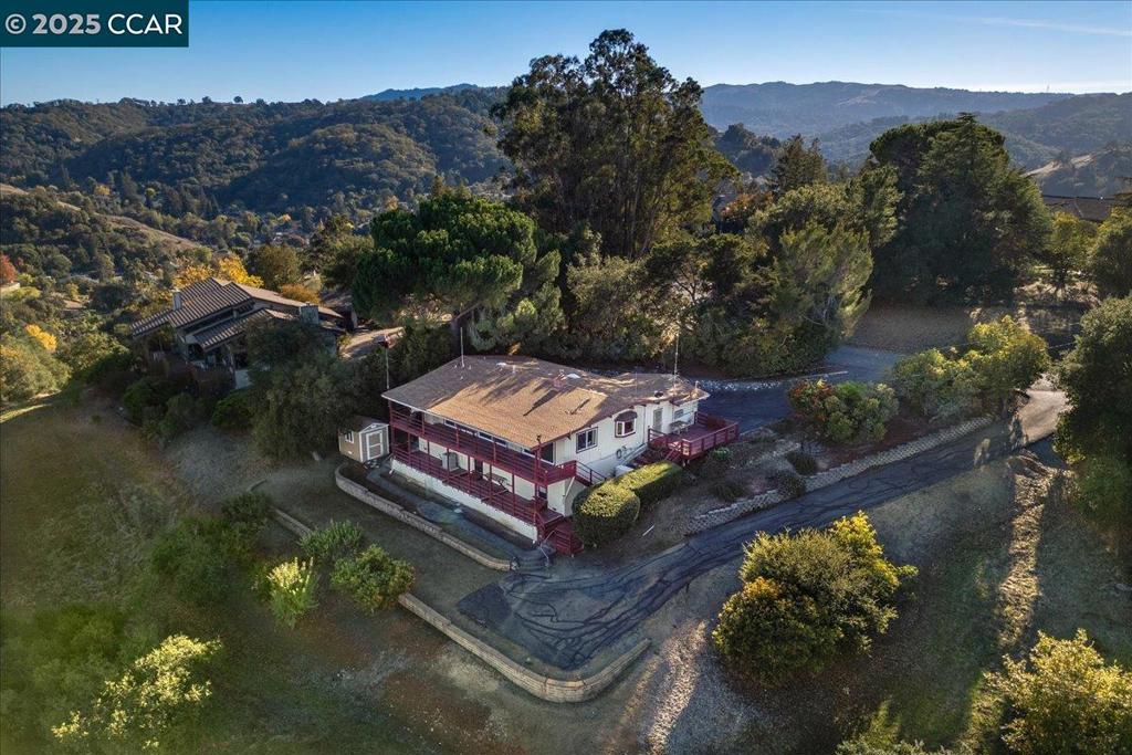 MUIR OAKS - Residential