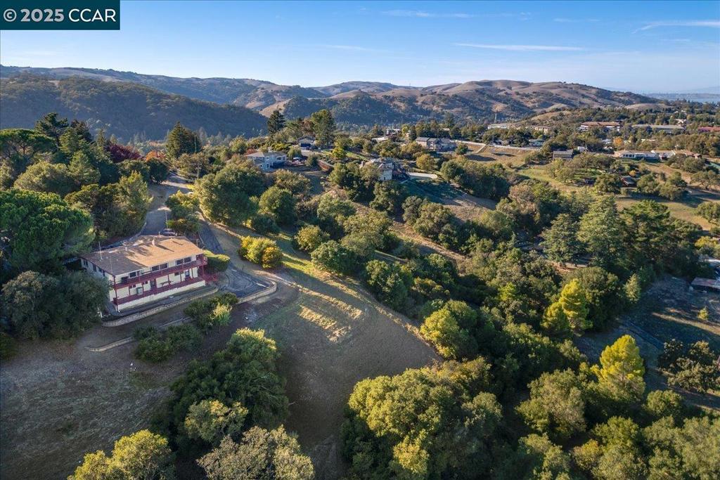 MUIR OAKS - Residential