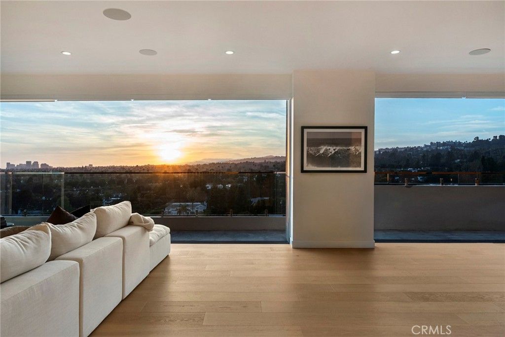 Photo of 838 N Doheny Drive #PH B, West Hollywood, CA 90069 (MLS # SR26075591)