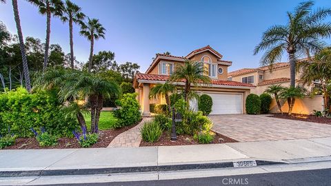 Photo of 30585 Via Lindosa, Laguna Niguel, CA 92677 (MLS # OC26048858)