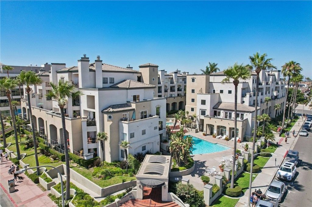 Photo of 200 Pacific Coast St #130, Huntington Beach, CA 92648 (MLS # OC25180892)