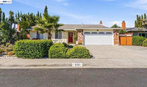 Photo of 2151 Deerwood Dr Dr, Martinez, CA 94553 (MLS # 41127807)