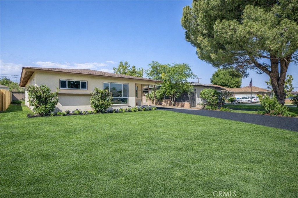 626 W Bonnie Brae Court