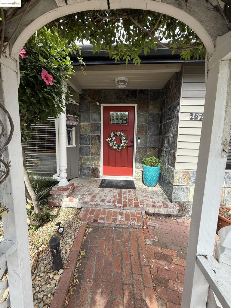 Open house August 2nd at 12pm to 3pm and August 3rd from 12pm to 3:00pm Welcome Home! This open single- story home is located in Concord. The remolded home is full of charm with lots of windows and sunlight. 3bd/1bth. Patio is large and it perfect for relaxing or entertaining. It's in a friendly neighborhood near John Muir Hospital, Bart, shopping, restaurants and freeway access. Don't miss out on this beauty!!