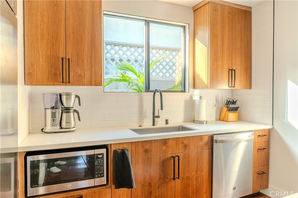 Circle (CA) - Residential Income