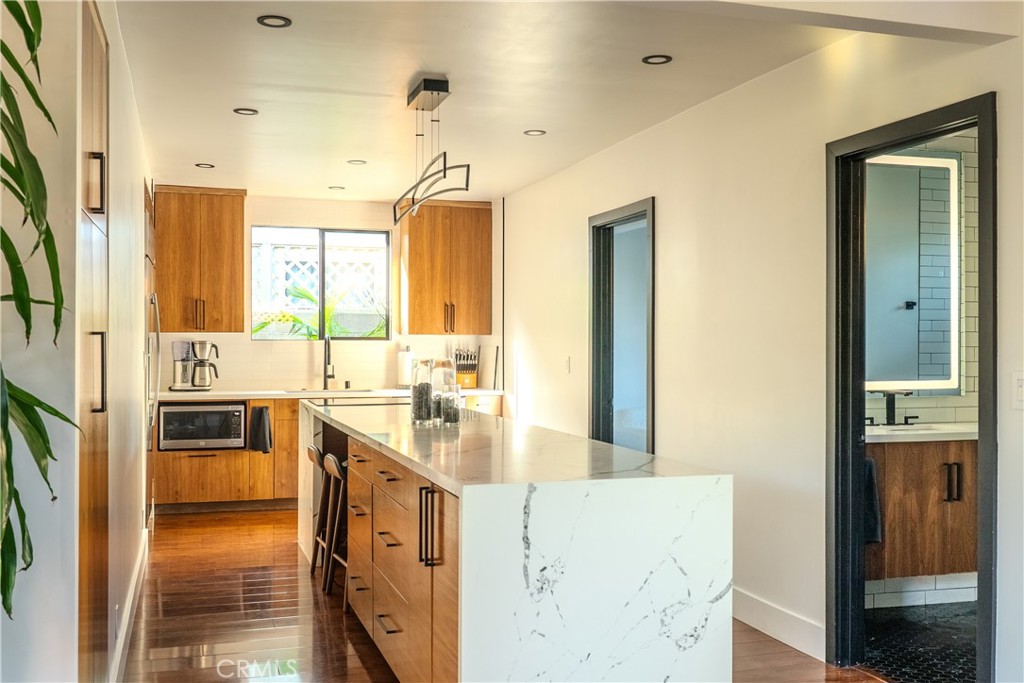 Circle (CA) - Residential Income