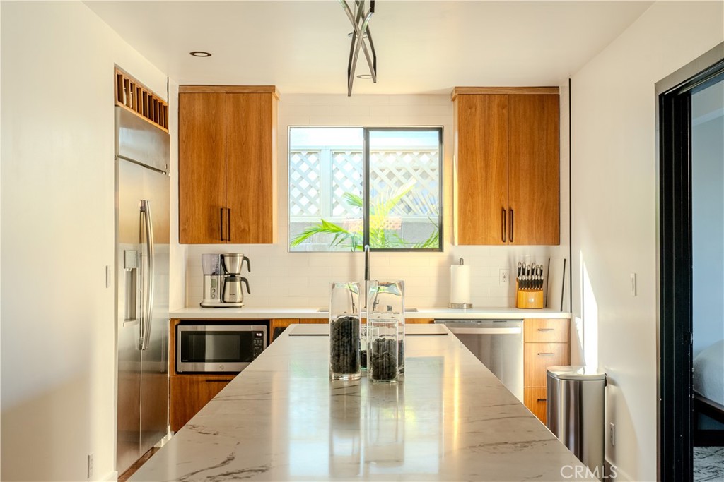 Circle (CA) - Residential Income