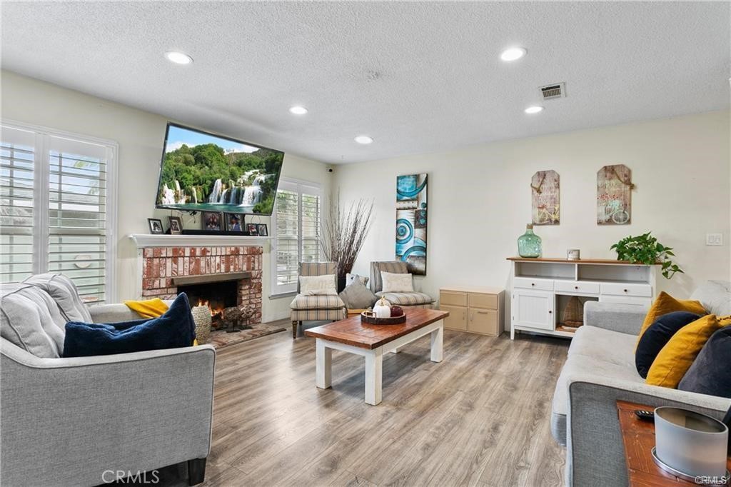 1303 N Merona