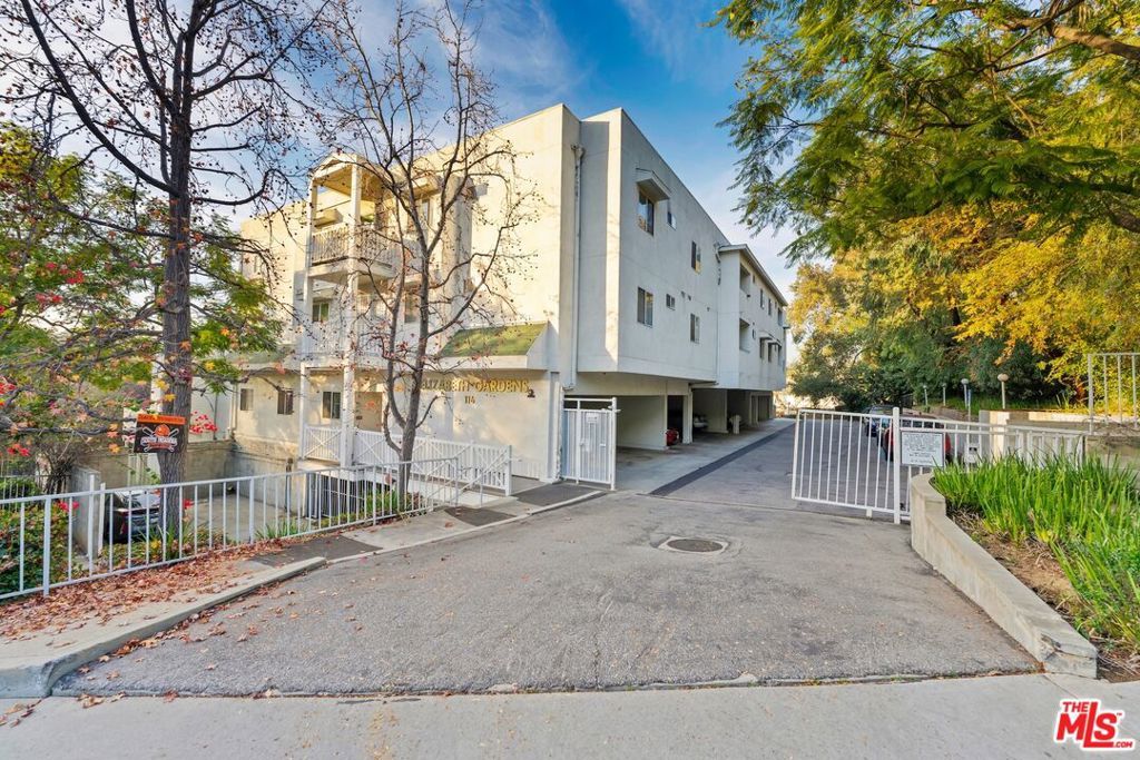 Photo of 116 Marmion Way #9, South Pasadena, CA 91030 (MLS # 25630111)