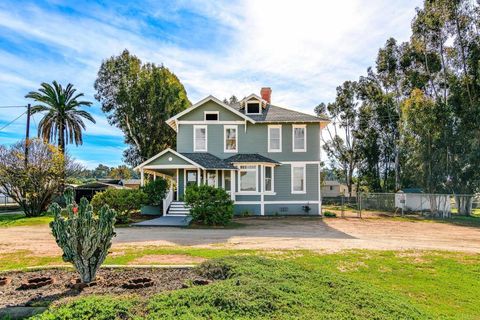 1571 Granite Hills Dr El Cajon CA 92019