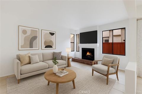 7211 Cozycroft 19 Winnetka CA 91306