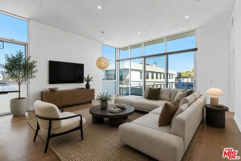 Photo of 12770 Caswell Avenue #403, Los Angeles, CA 90066 (MLS # 26831399)