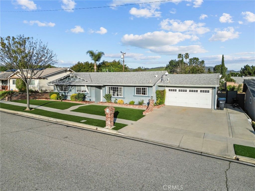 Photo of 3042 Austin Ave, Simi Valley, CA 93063 (MLS # SR26037135)
