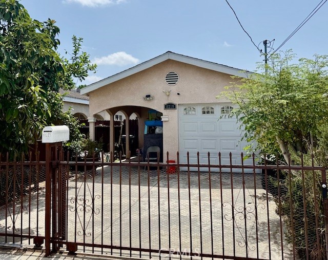 This lovely and very cozy home is ideally located in the heart of Los Angeles. It boasts 3 bedrooms, 2 bathrooms, a formal dining room, individual laundry room, and a one car attached garage. Come check out this home before it's gone!