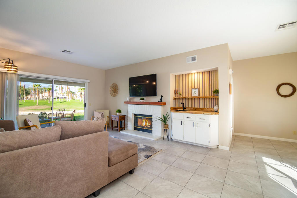 Desert Falls C.C. - Residential