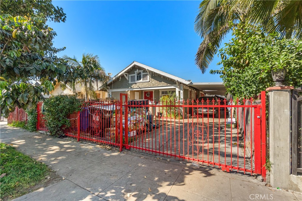 1611 W 46th