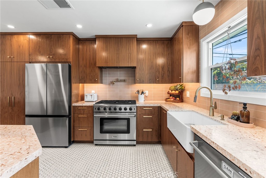 2410 W Broadway