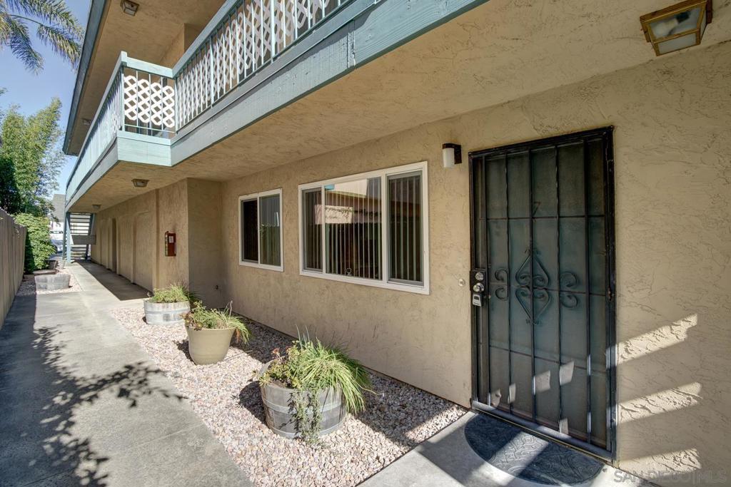 4562 Hamilton St.