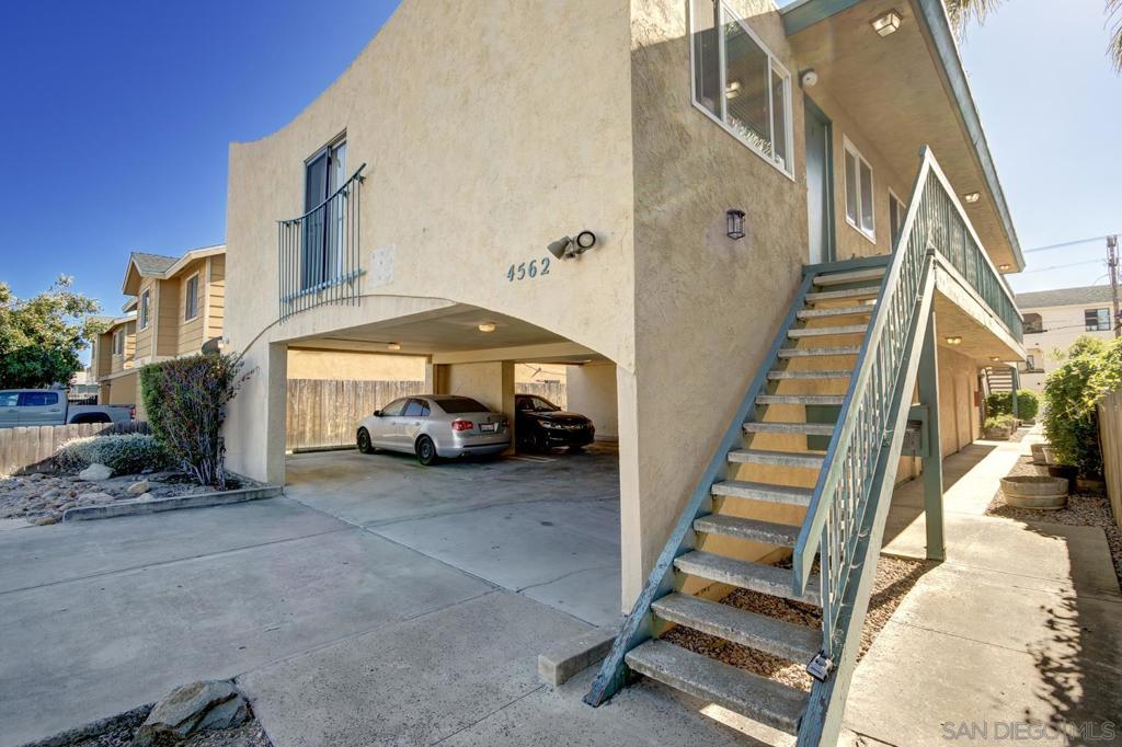 4562 Hamilton St.